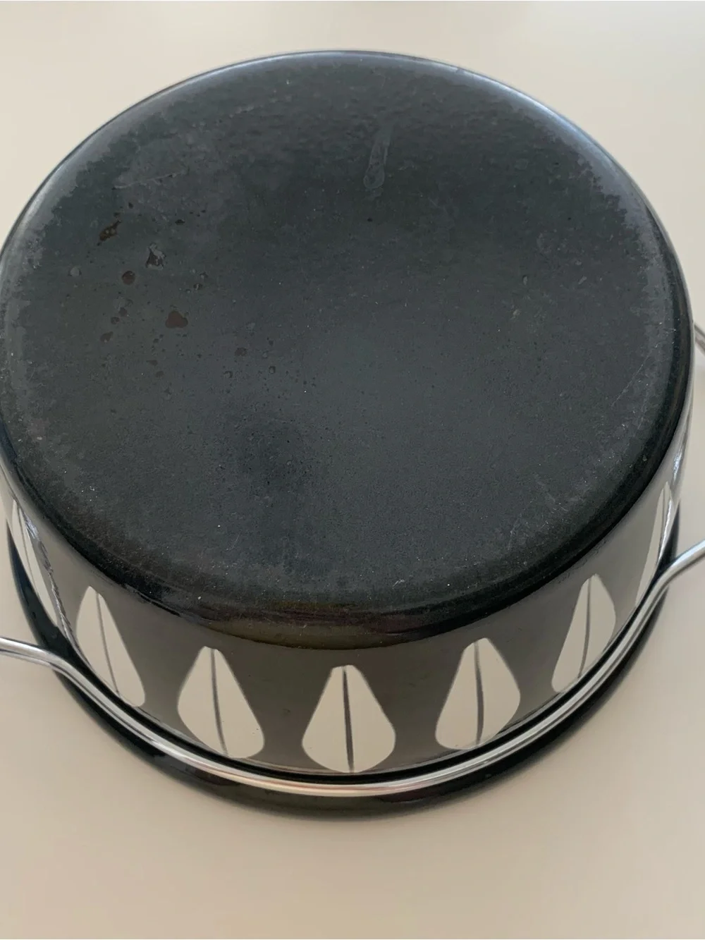 Cathrine Holm Lotus Casserole Pot Dish Dutch Oven Black and White